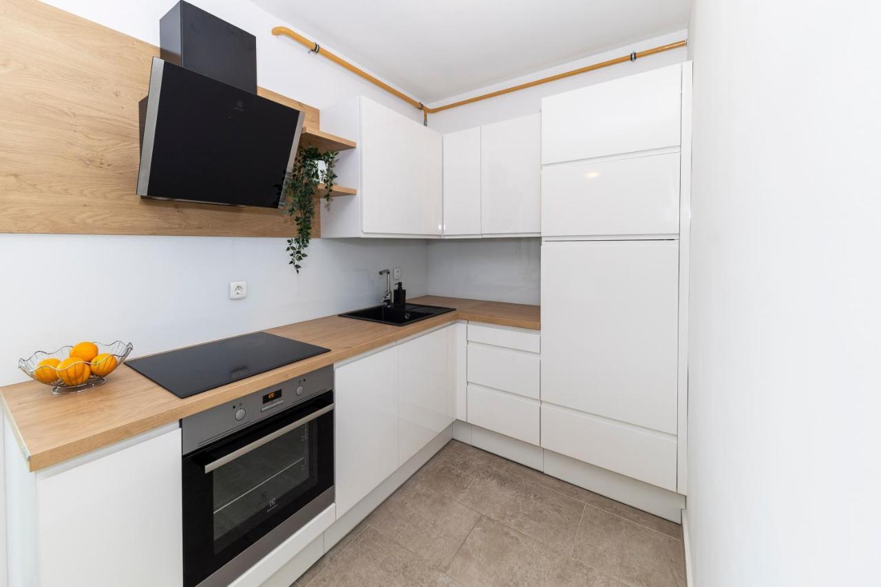 Lusea Apartment Zara Esterno foto