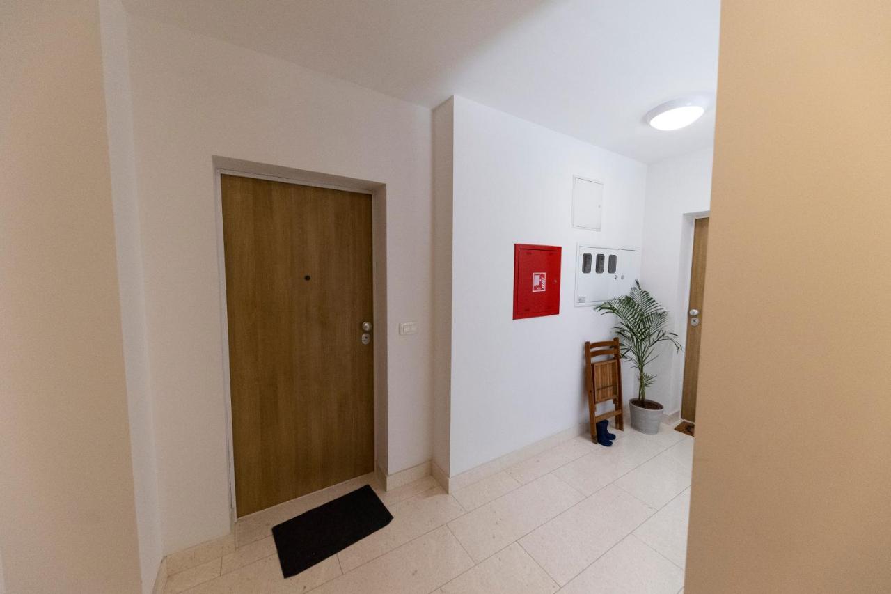 Lusea Apartment Zara Esterno foto
