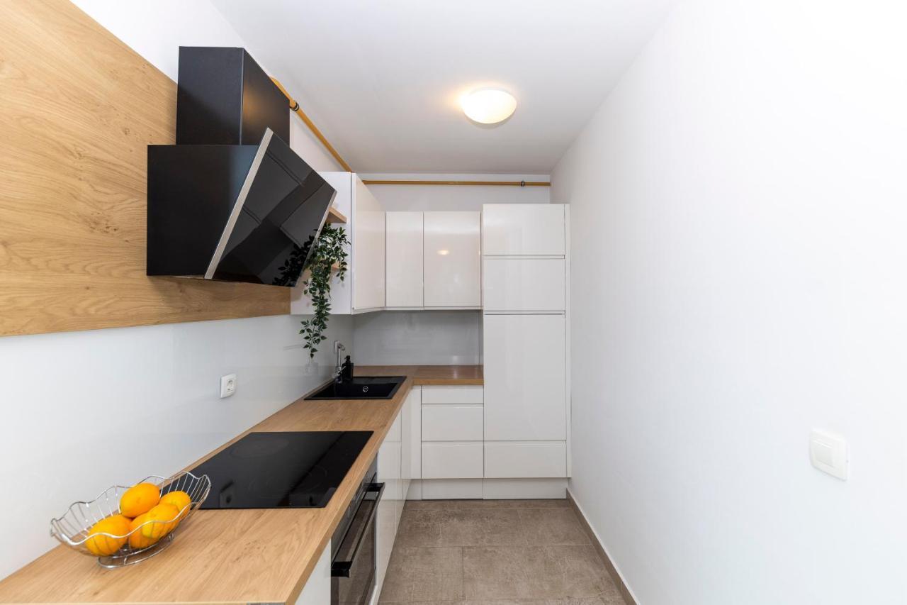 Lusea Apartment Zara Esterno foto